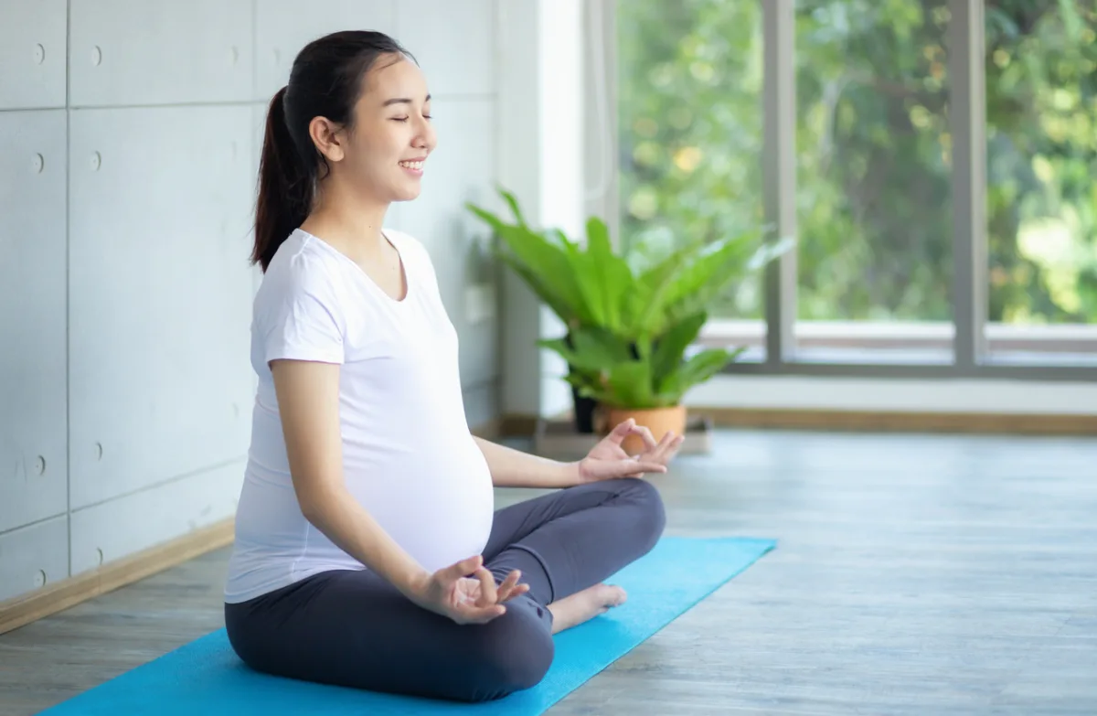 Mặc quần áo rộng rãi, có dãn và có tính hút nước khi tập thể dục. Family Education