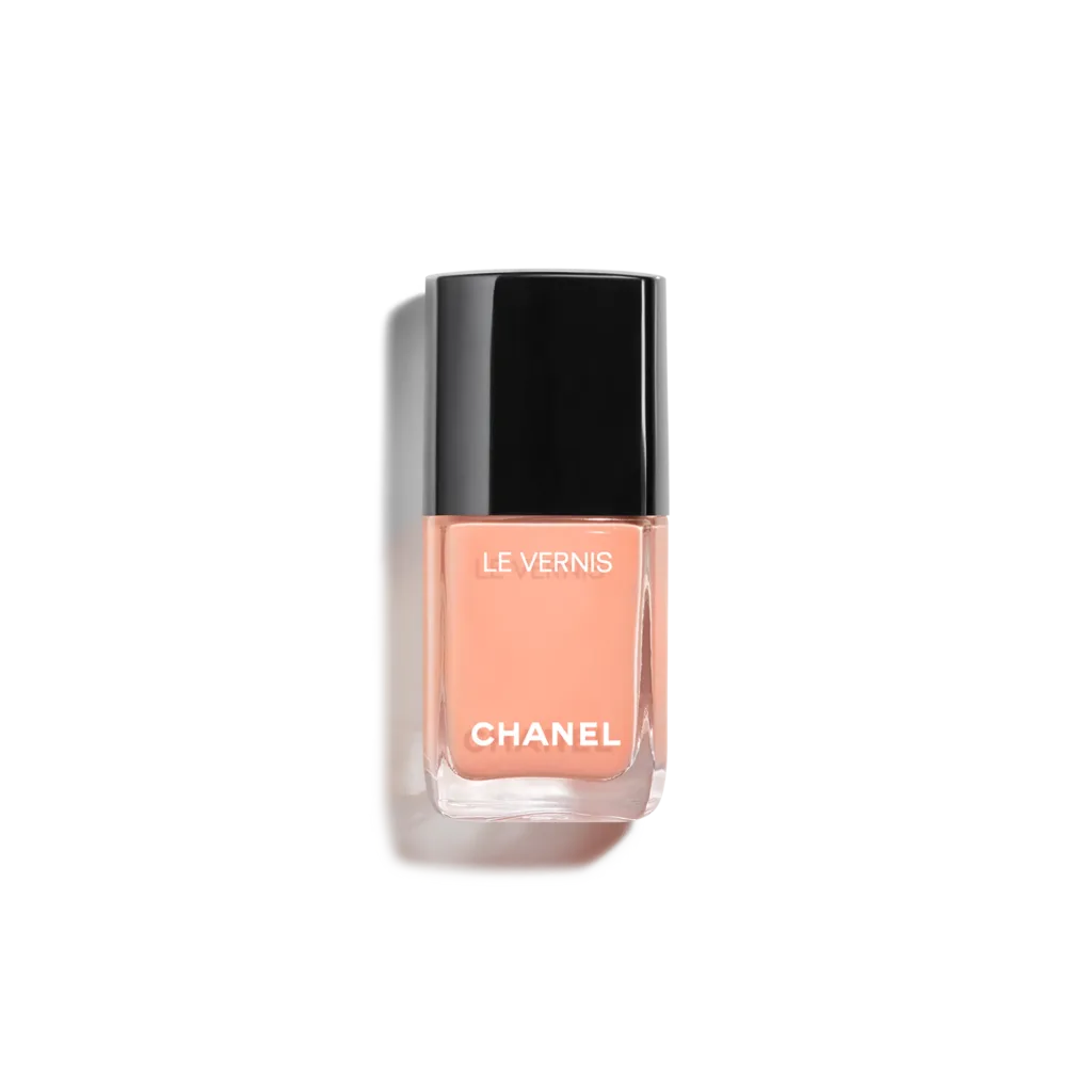 Sơn móng tay Chanel. Sơn móng tay Chanel.