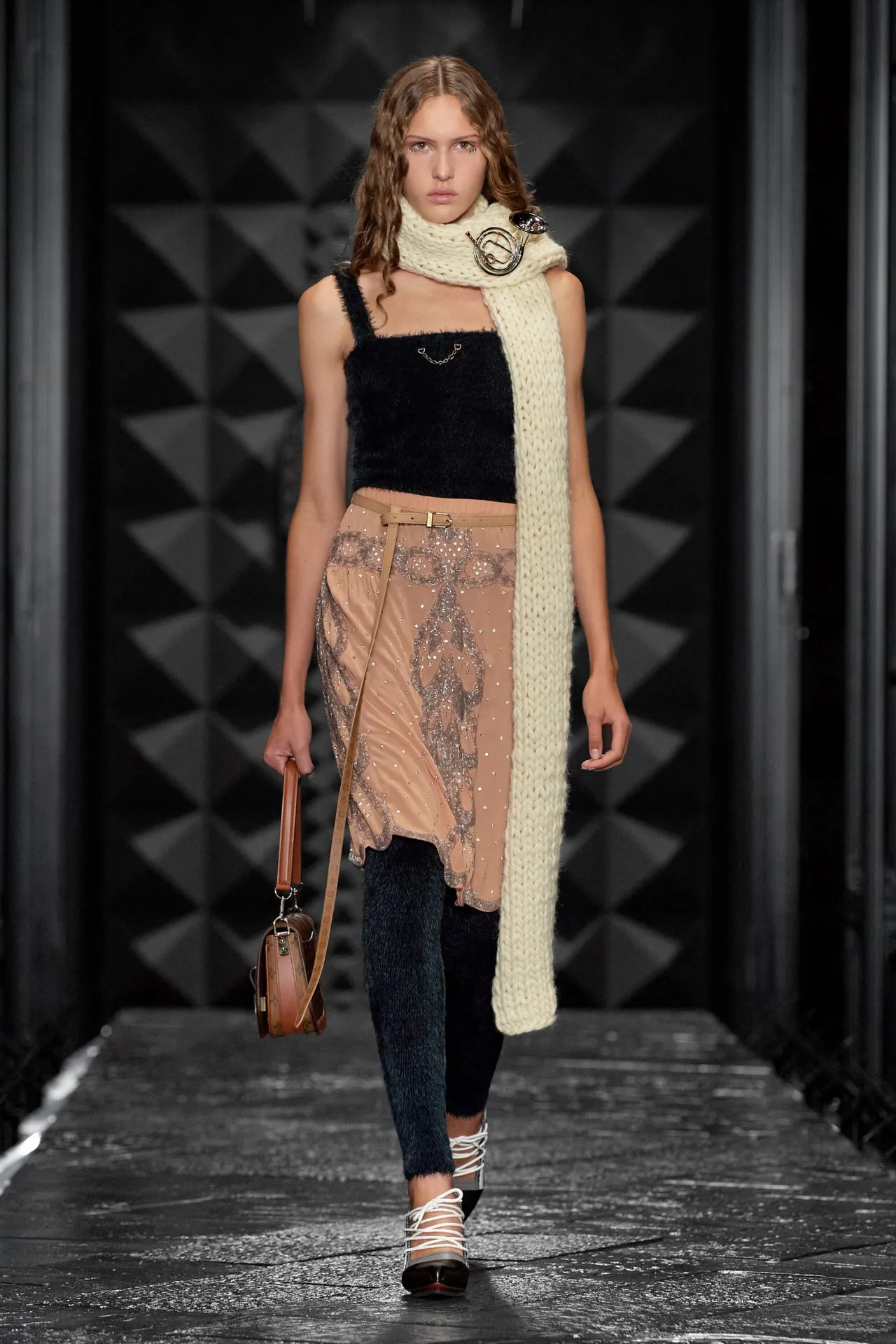 00027-louis-vuitton-fall-2023-ready-to-wear-credit-gorunway