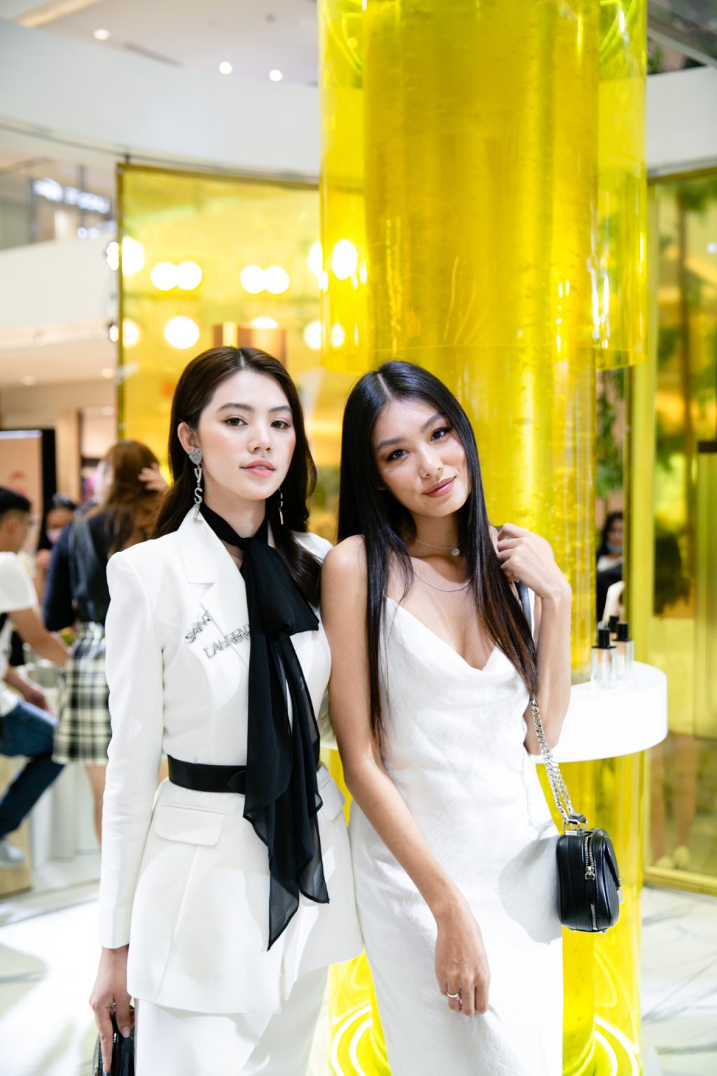 YSL Beauté-Thảo Nhi Lê và Jolie Nguyễn. YSL Beauté-Thảo Nhi Lê và Jolie Nguyễn.