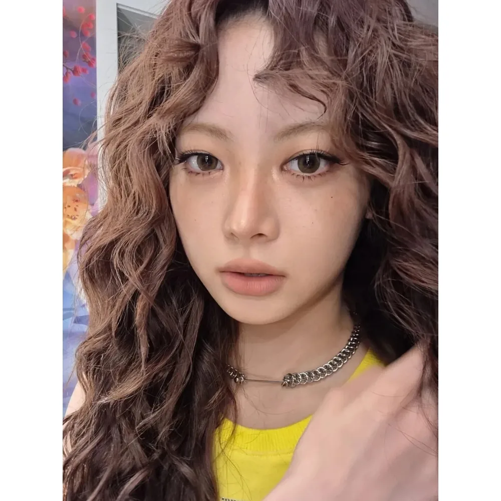 Hong Eunchae tóc hippie