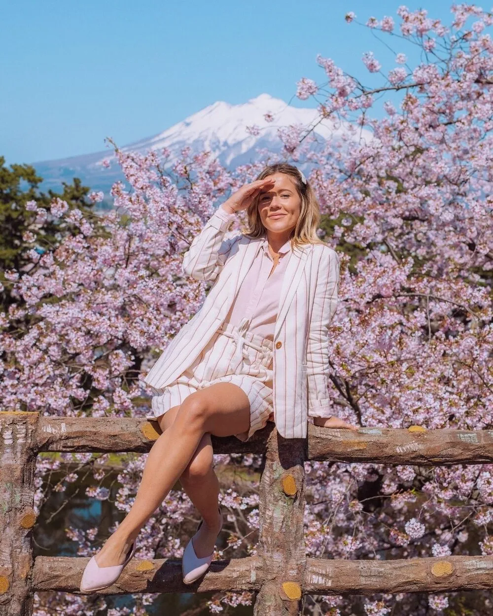 tạo dáng chụp ảnh du lịch Instagram