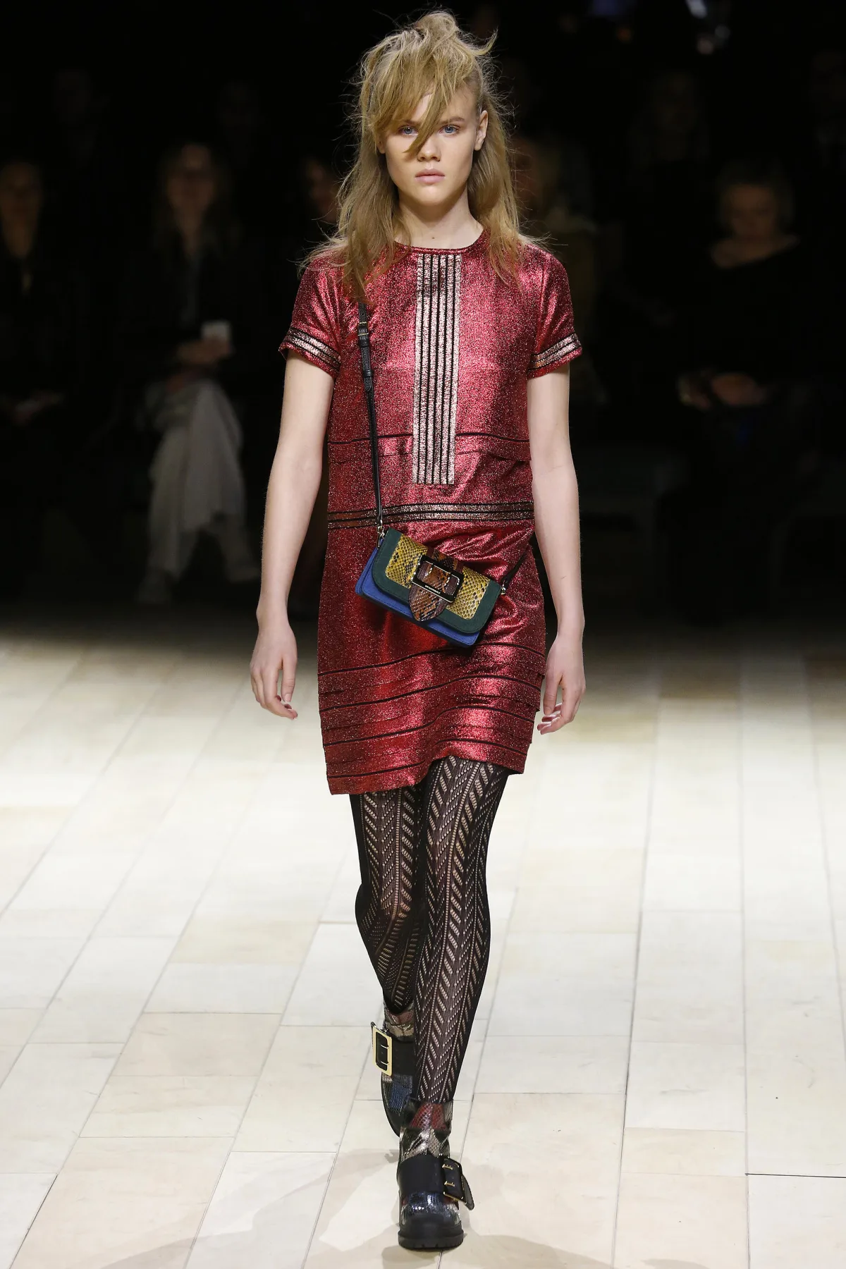 Một số mẫu ấn tượng trong BST Thu-Đông của Burberry London Fashion Week 2016