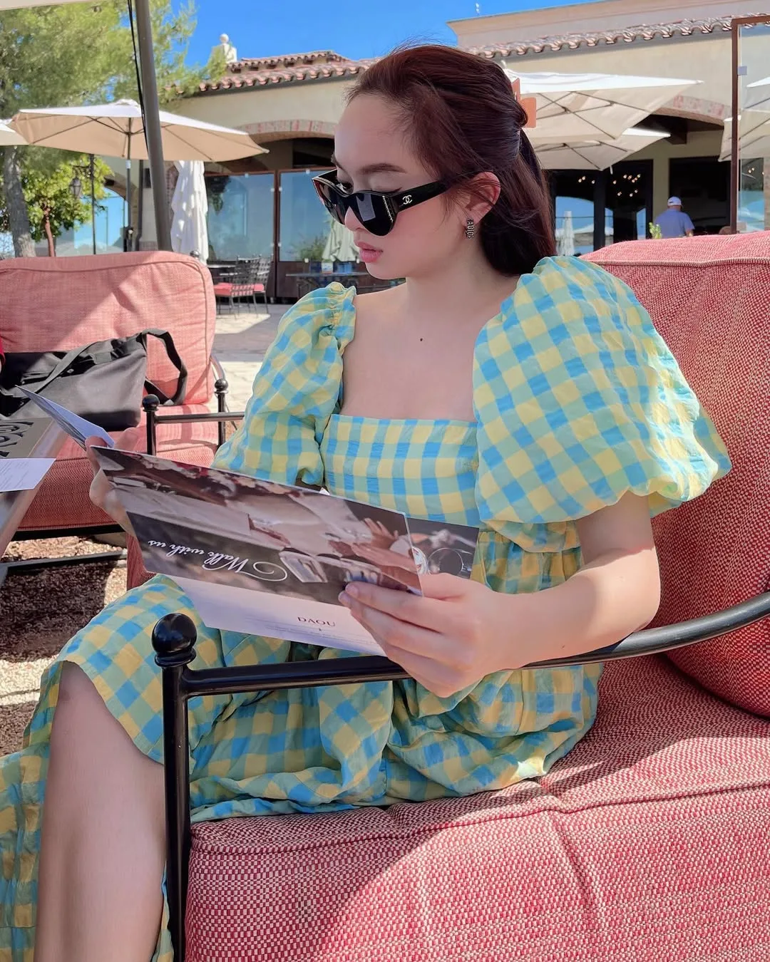 kaitynguyen diện đầm ca rô cỡ lớn