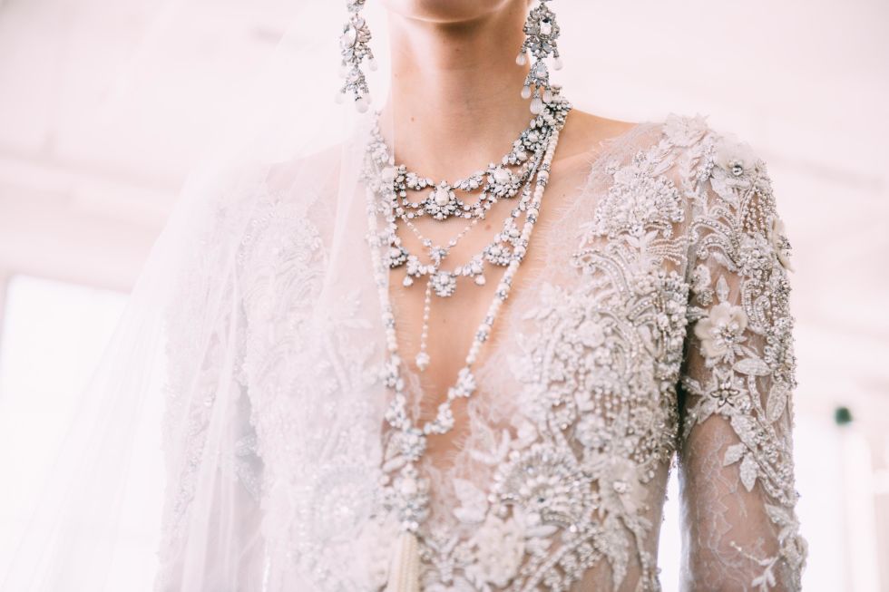 Hình ảnh hậu trường từ Bridal Spring Fashion Week 2017 - ellevietnam 08