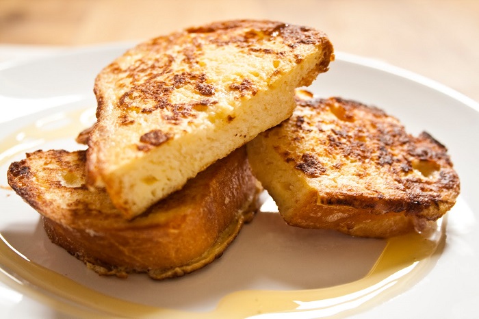 Bánh mì nướng bơ với sốt Marmite, Anh
