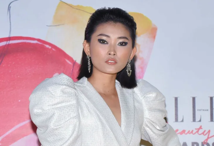 ELLE Beauty Awards 2018 phong cách trang điểm ấn tượng tóc thẳng 3 ELLE Beauty Awards 2018 phong cách trang điểm ấn tượng tóc thẳng 3