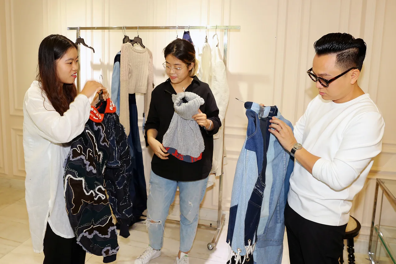 Nhà thiết kế Nguyễn Công Trí đối thoại cùng Top 3 cuộc thi ELLE Design Contest Nhà thiết kế Nguyễn Công Trí đối thoại cùng Top 3 cuộc thi ELLE Design Contest