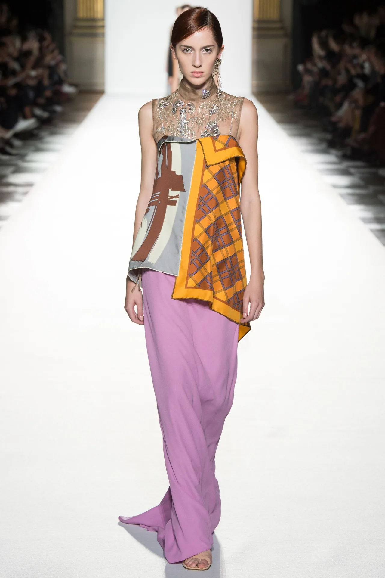 Paris Fashion Week: Muôn màu tích cực trong bst Xuân 2018 của Dries Van Noten