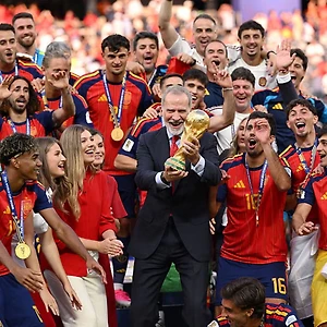 Hoàng gia Tây Ban Nha và những khoảnh khắc ghi dấu cùng màu áo La Roja