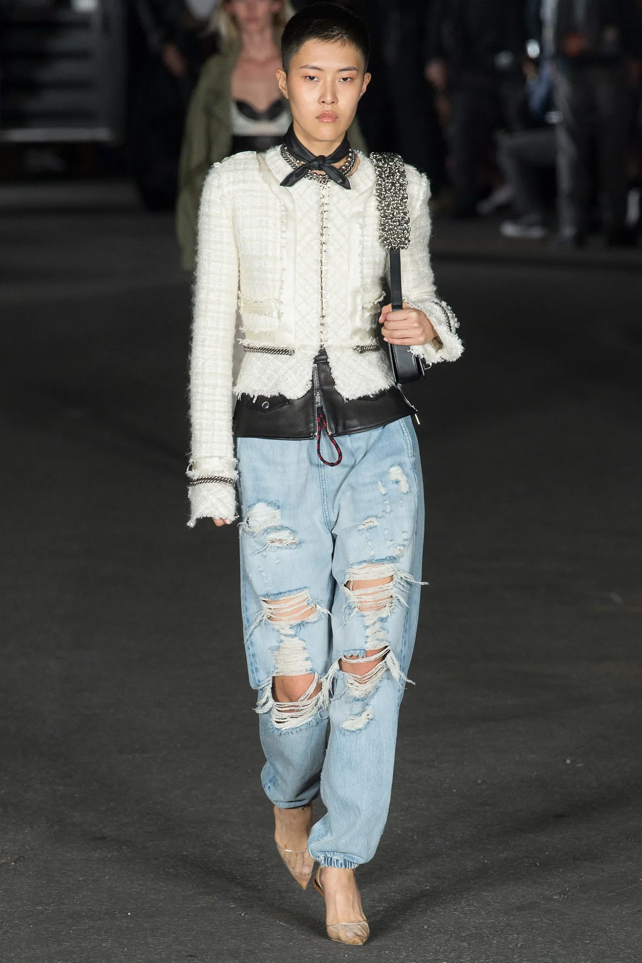 5 BST nổi bật trong ngày trình diễn thứ ba của NYFW Spring 2018 5 BST nổi bật trong ngày trình diễn thứ ba của NYFW Spring 2018
