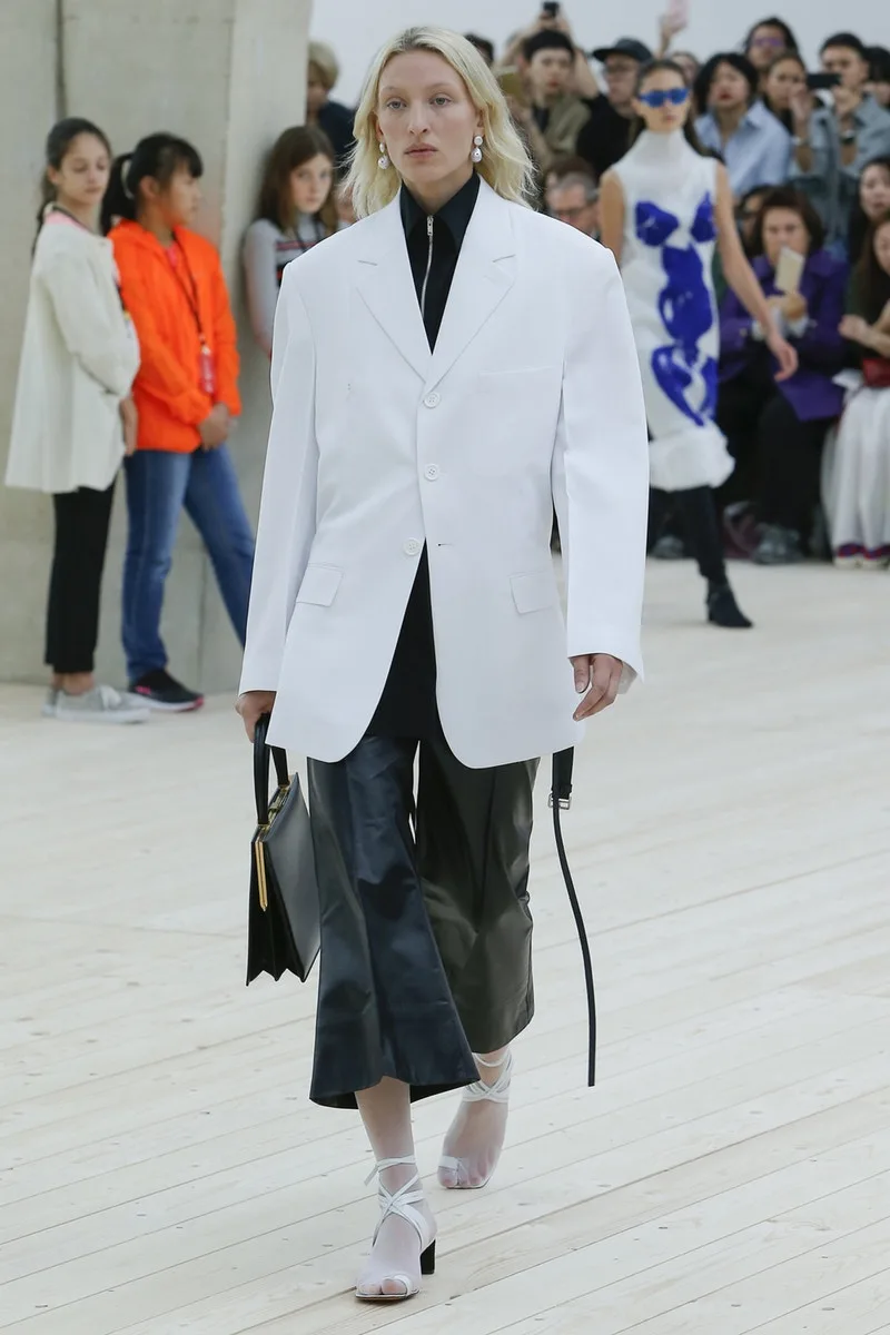 Phoebe Philo cùng Celine đã làm thay đổi thời trang như thế nào Phoebe Philo cùng Celine đã làm thay đổi thời trang như thế nào