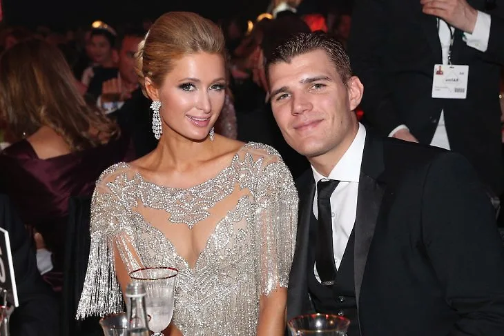 elle-viet-nam-paris-hilton-chinh-thuc-dinh-hon-cung-tai-tu-dien-anh-chris-zylka elle-viet-nam-paris-hilton-chinh-thuc-dinh-hon-cung-tai-tu-dien-anh-chris-zylka