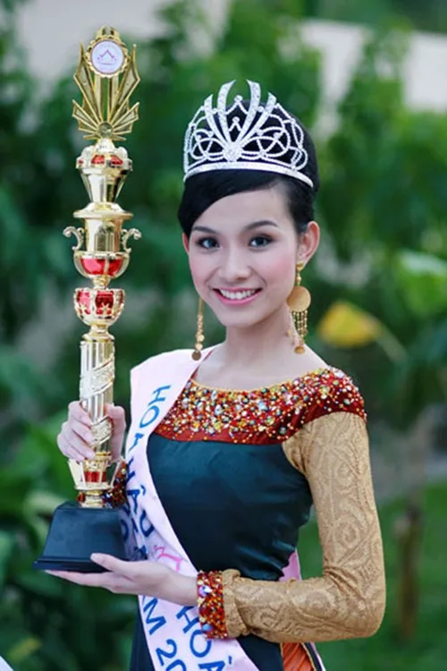 Những người mẫu Việt sớm "theo chồng bỏ cuộc chơi" ELLE VN