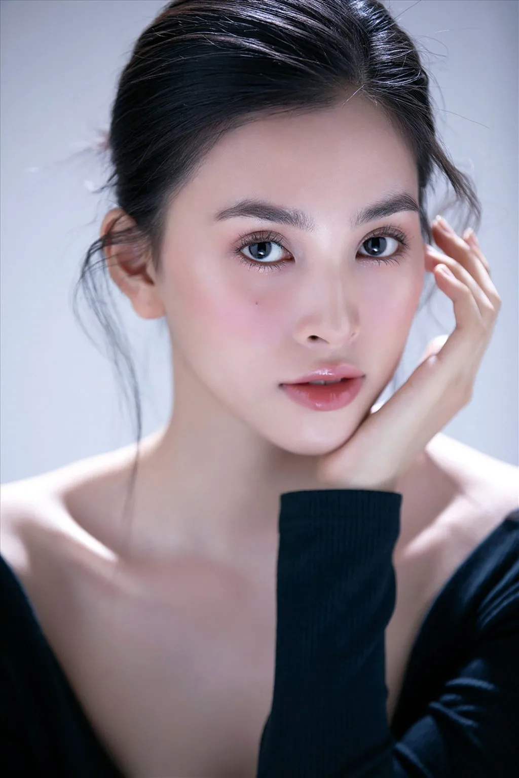 Best Face ELLE Beauty Awards 2022 Tiểu Vy Best Face ELLE Beauty Awards 2022 Tiểu Vy