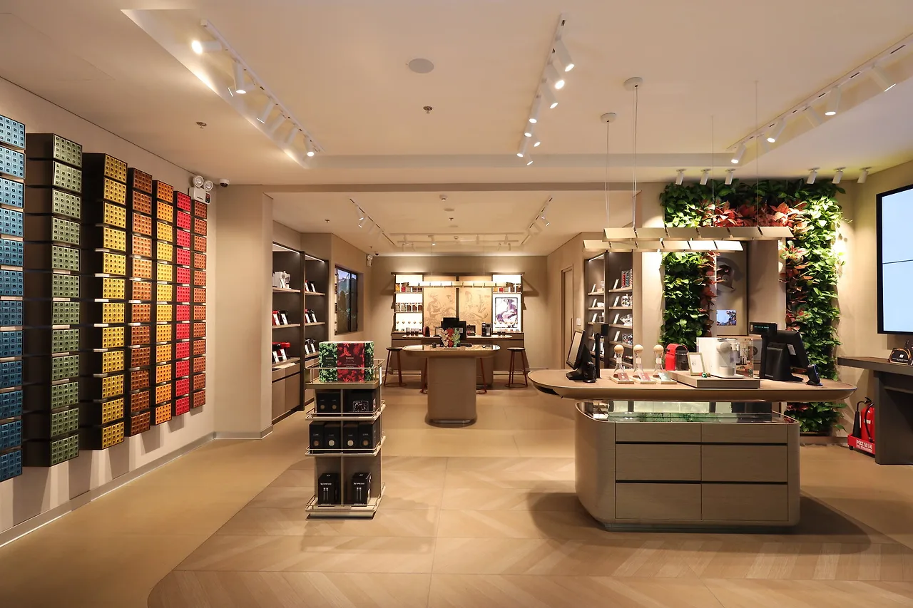 không gian boutique nespresso saigon centre