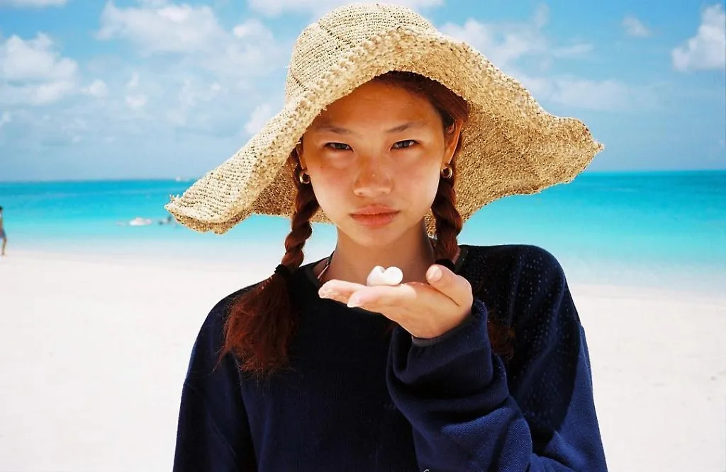 Siêu mẫu Jung HoYeon vụt sáng thành minh tinh điện ảnh sau khi Squid Game ra mắt. Siêu mẫu Jung HoYeon vụt sáng thành minh tinh điện ảnh sau khi Squid Game ra mắt.