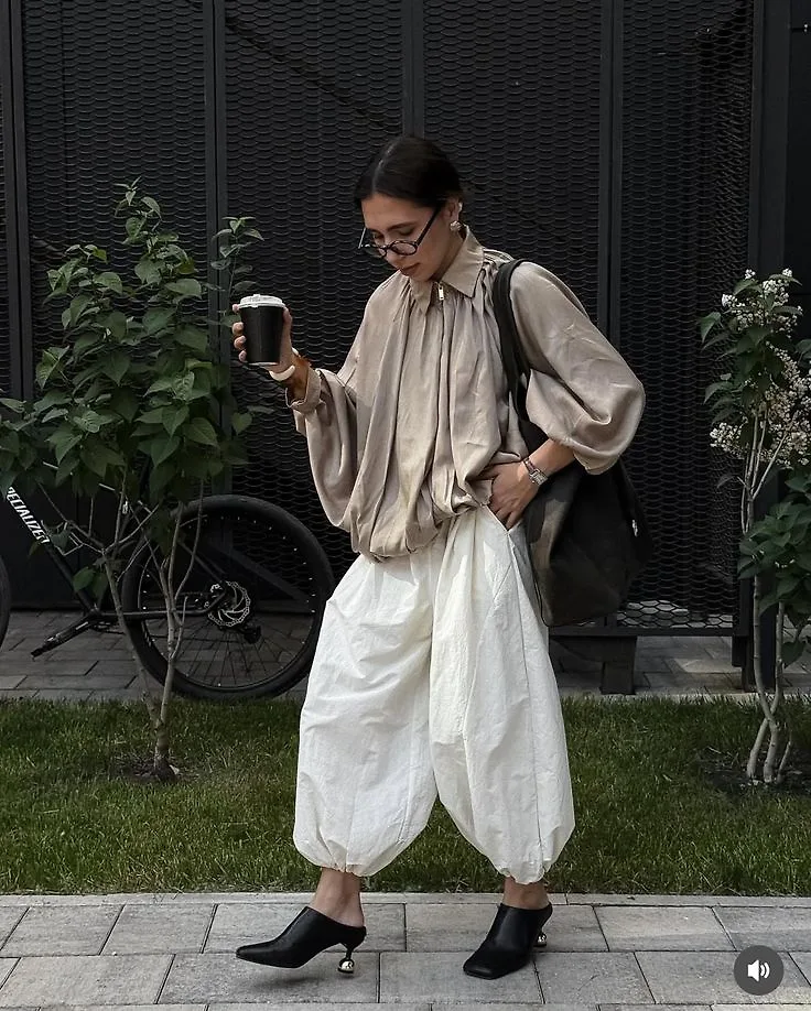 quần harem phối áo sơ mi 