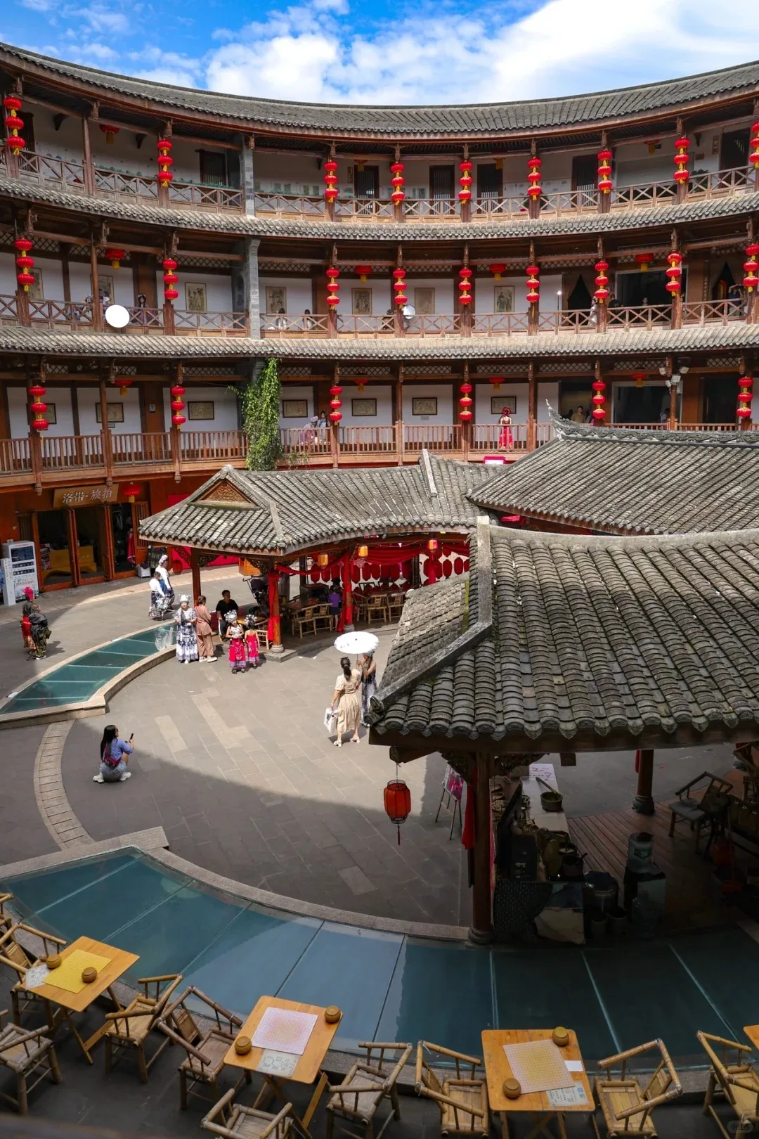 không gian cổ trấn lạc đới