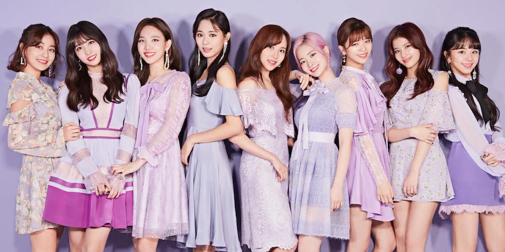 thời trang pastel với tông màu tím của nhóm nhạc twice