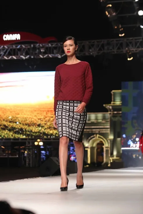 CANIFA sẽ tiếp tục giới thiệu BST Len Lông Cừu Úc độc đáo được Woolmark chứng nhận về chất lượng nhưng ở một sắc thái tươi vui hơn và tràn đầy cảm xúc về một cuộc sống tươi đẹp.