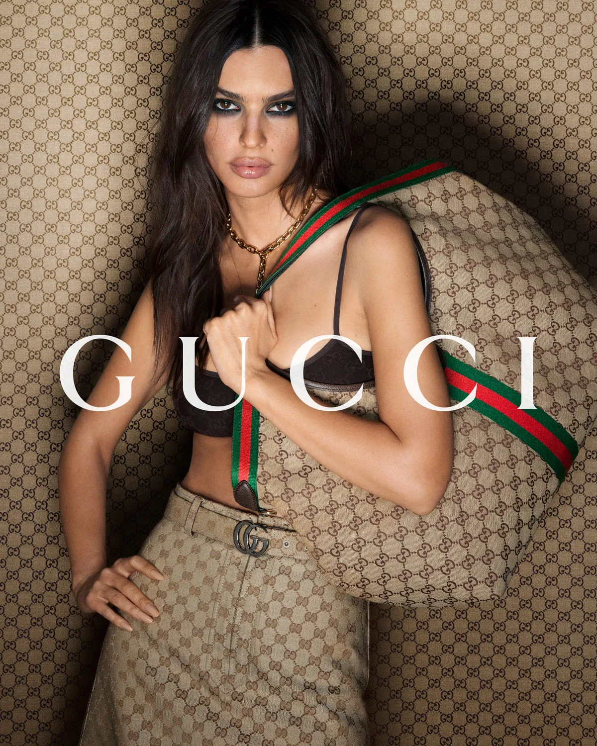 Emily Ratajkowski trong chiến dịch "Beauty and the Bag" của Gucci