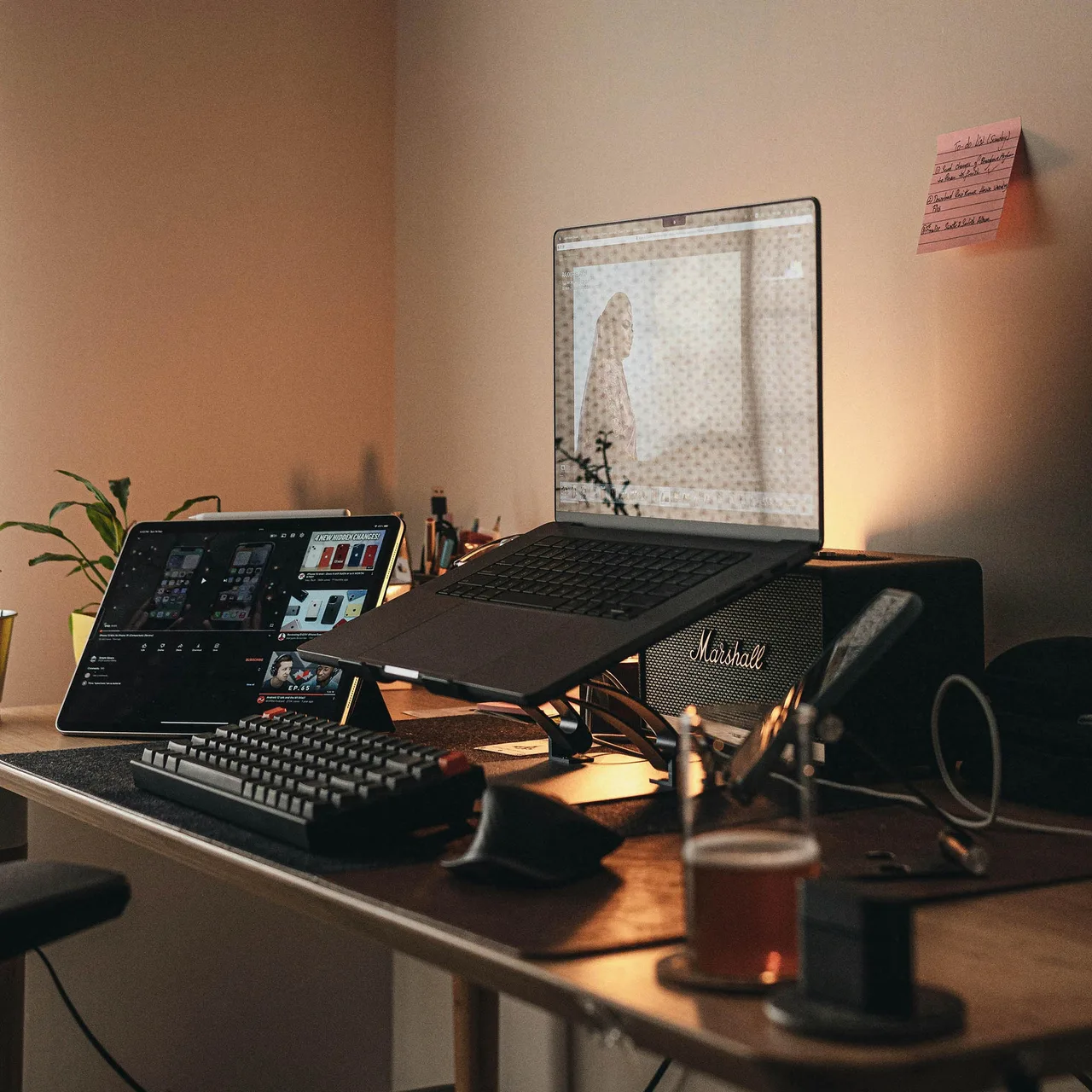 giá đỡ laptop