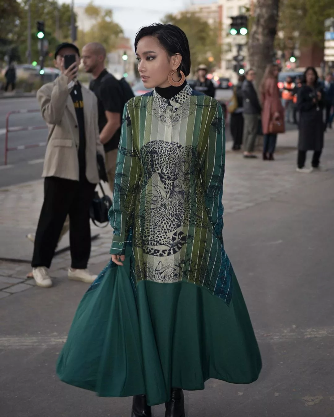 Châu Bùi xuất hiện tại show Hermes tuần lễ thời trang paris xuân - hè 2020