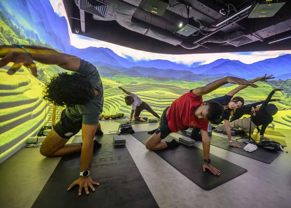lớp tập Yoga tại Hội nghị Giấc ngủ Thế giới – World Sleep 2025