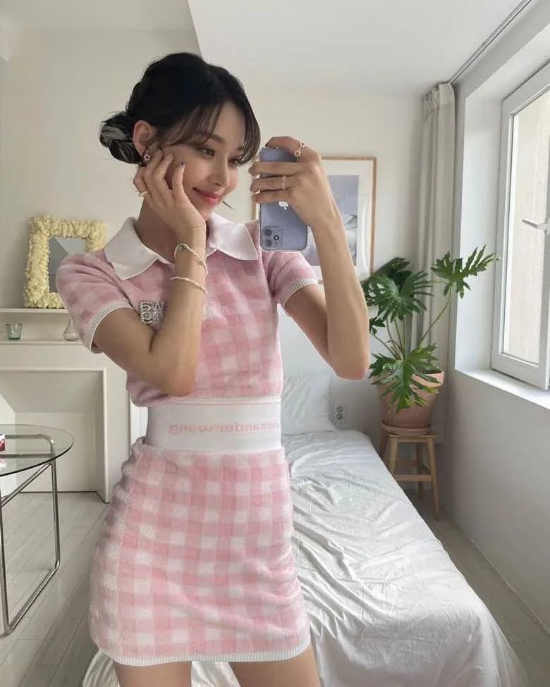 Set váy sọc ca rô hồng pastel winter aespa