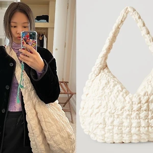 Sau adidas Samba, đến lượt túi mây COS cháy hàng vì “trend-setter” Jennie (BLACKPINK)