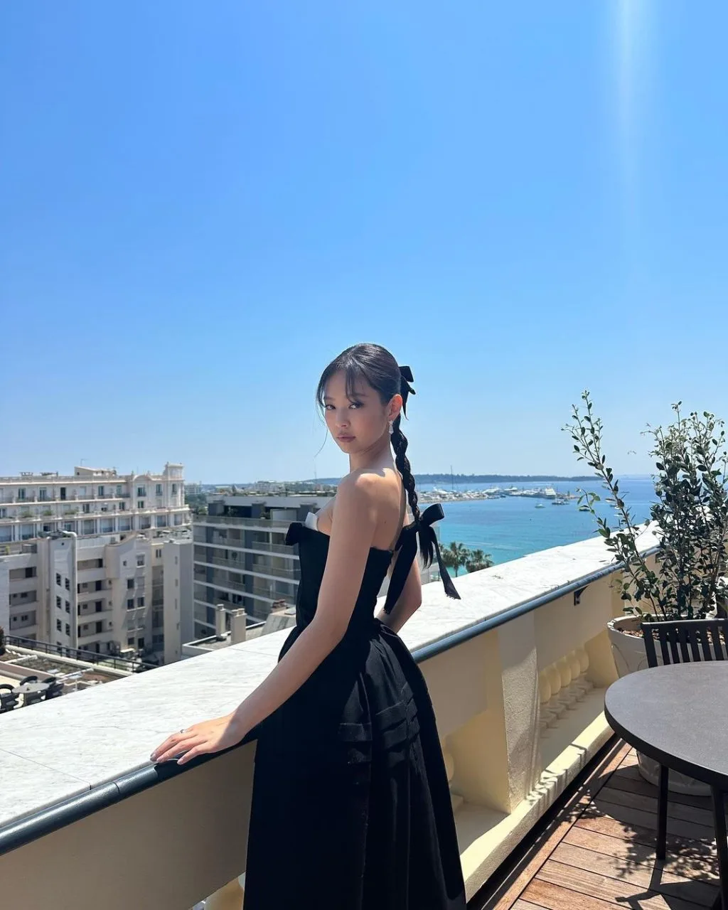 Nơ tóc quyến rũ với cô nàng Jennie