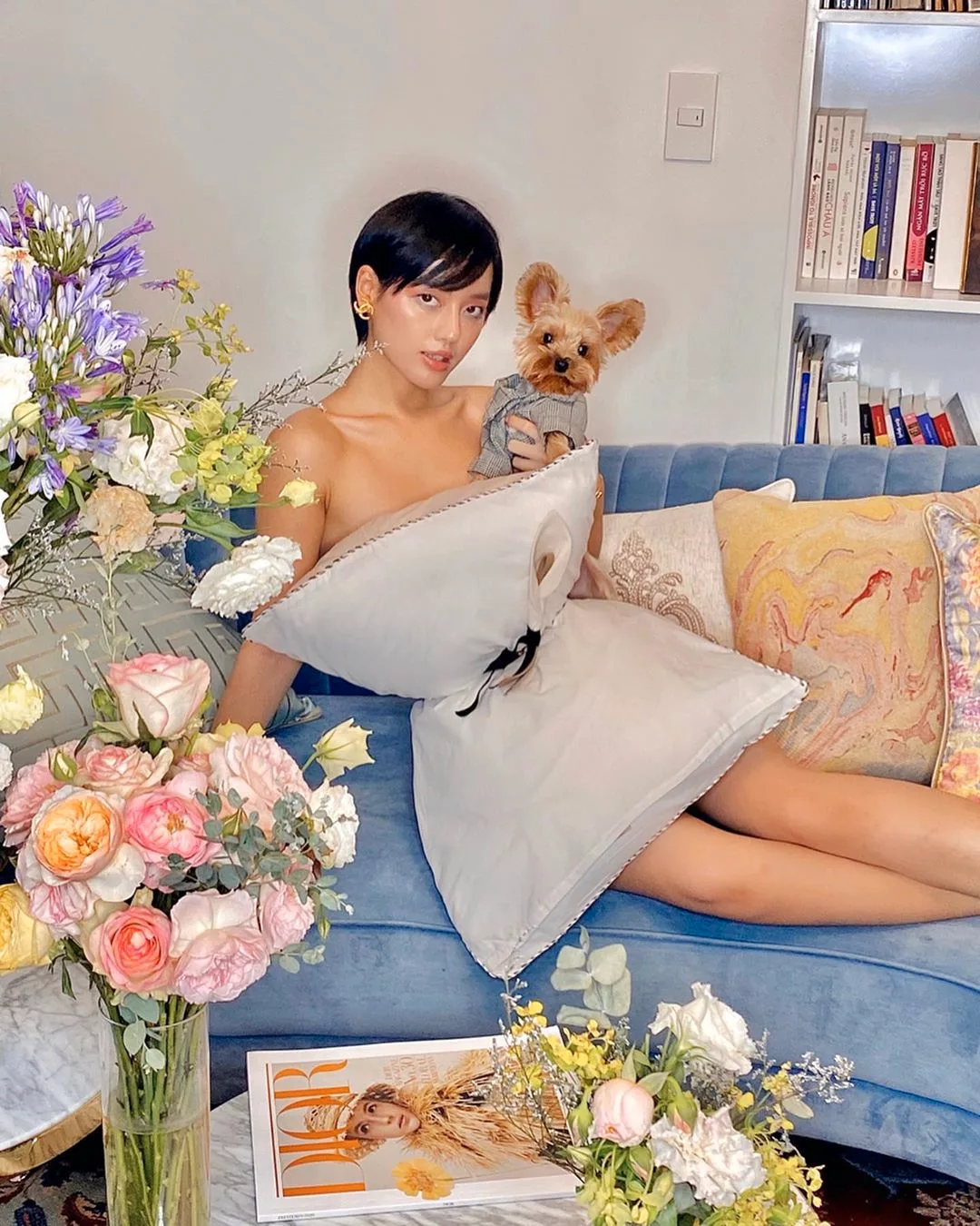 xu hướng mặc gối cách ly tại nhà khánh linh