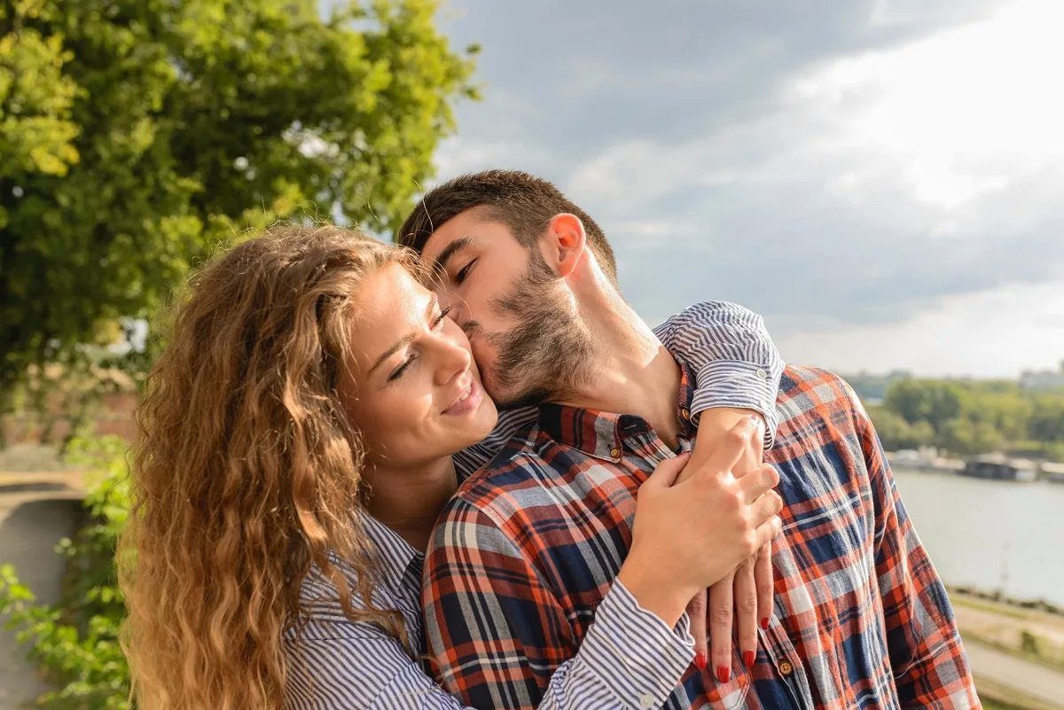 elle việt nam kiểu hôn kinh điển 5