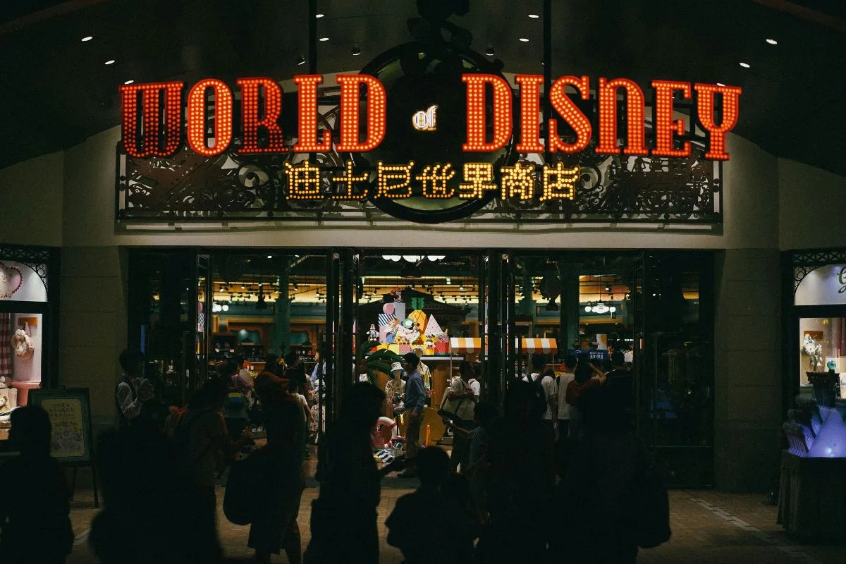 Cửa hàng World of Disney ở Disneyland Hồng Kông