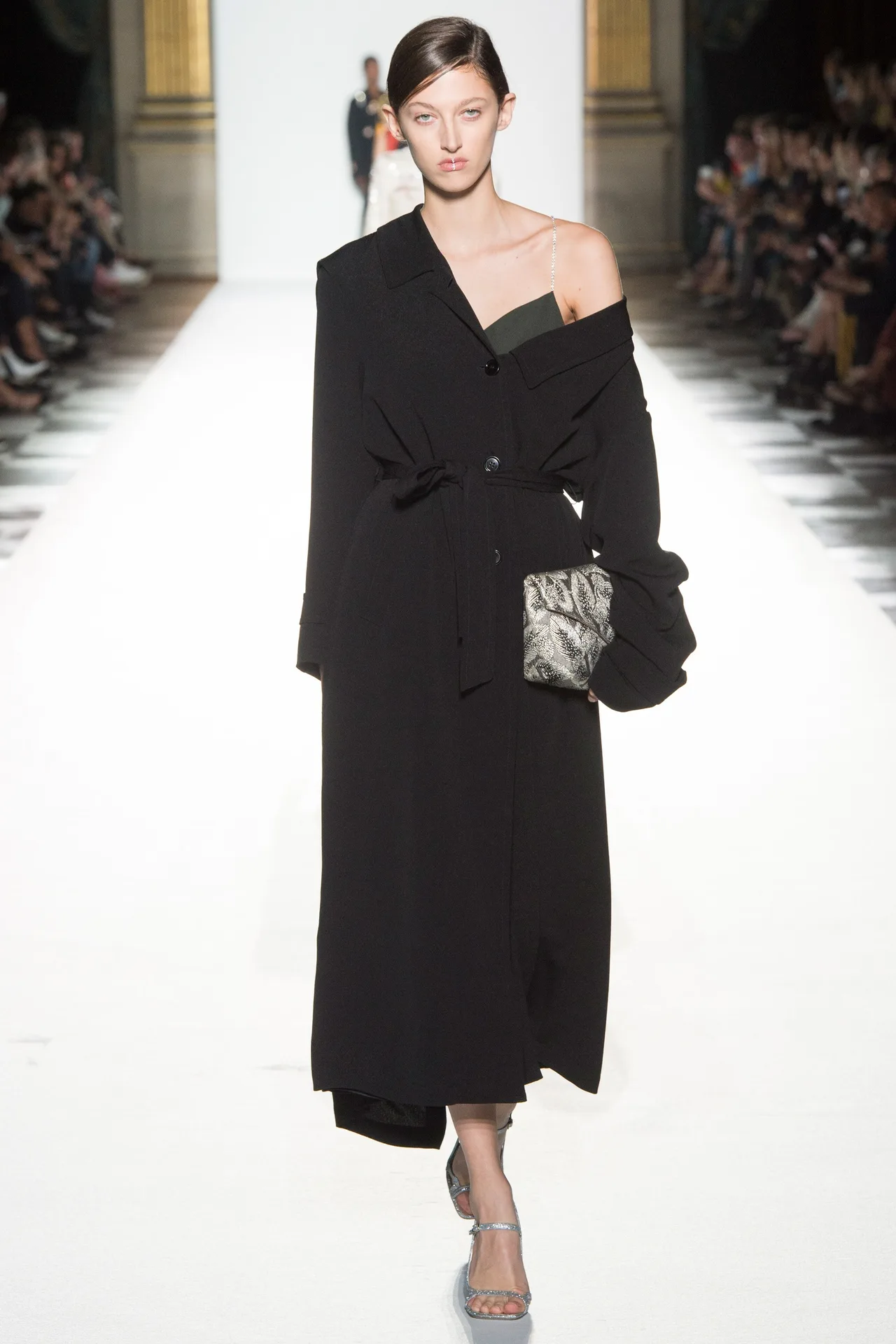 Paris Fashion Week: Muôn màu tích cực trong bst Xuân 2018 của Dries Van Noten