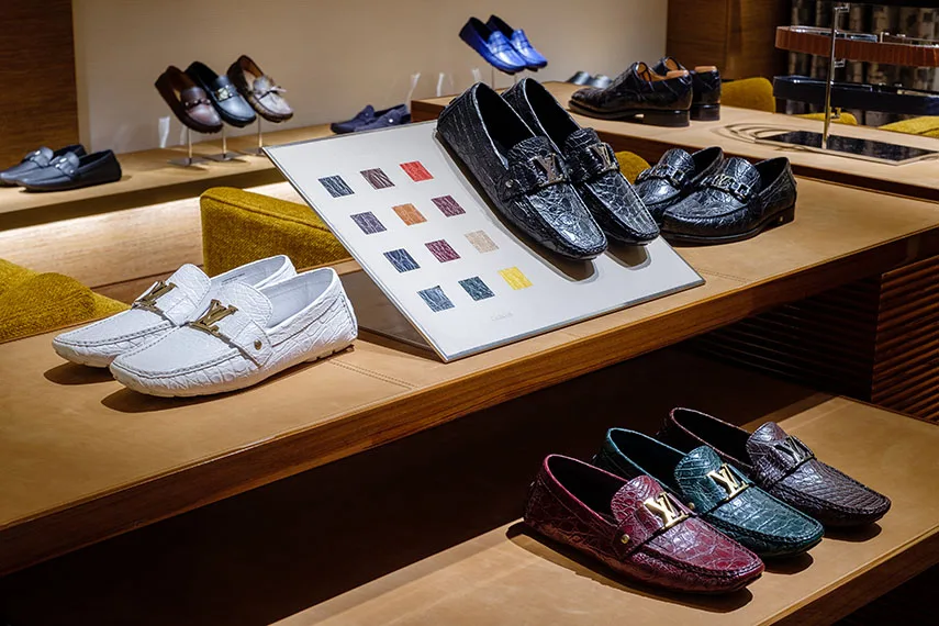 Quầy giày của Louis Vuitton Quầy giày của Louis Vuitton