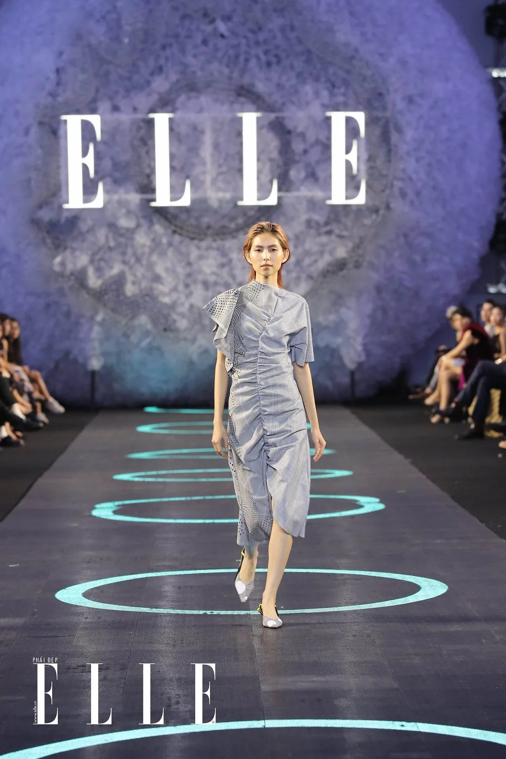xu huong trang tu nhien diem thong linh san dien elle fashion journey 2018 12