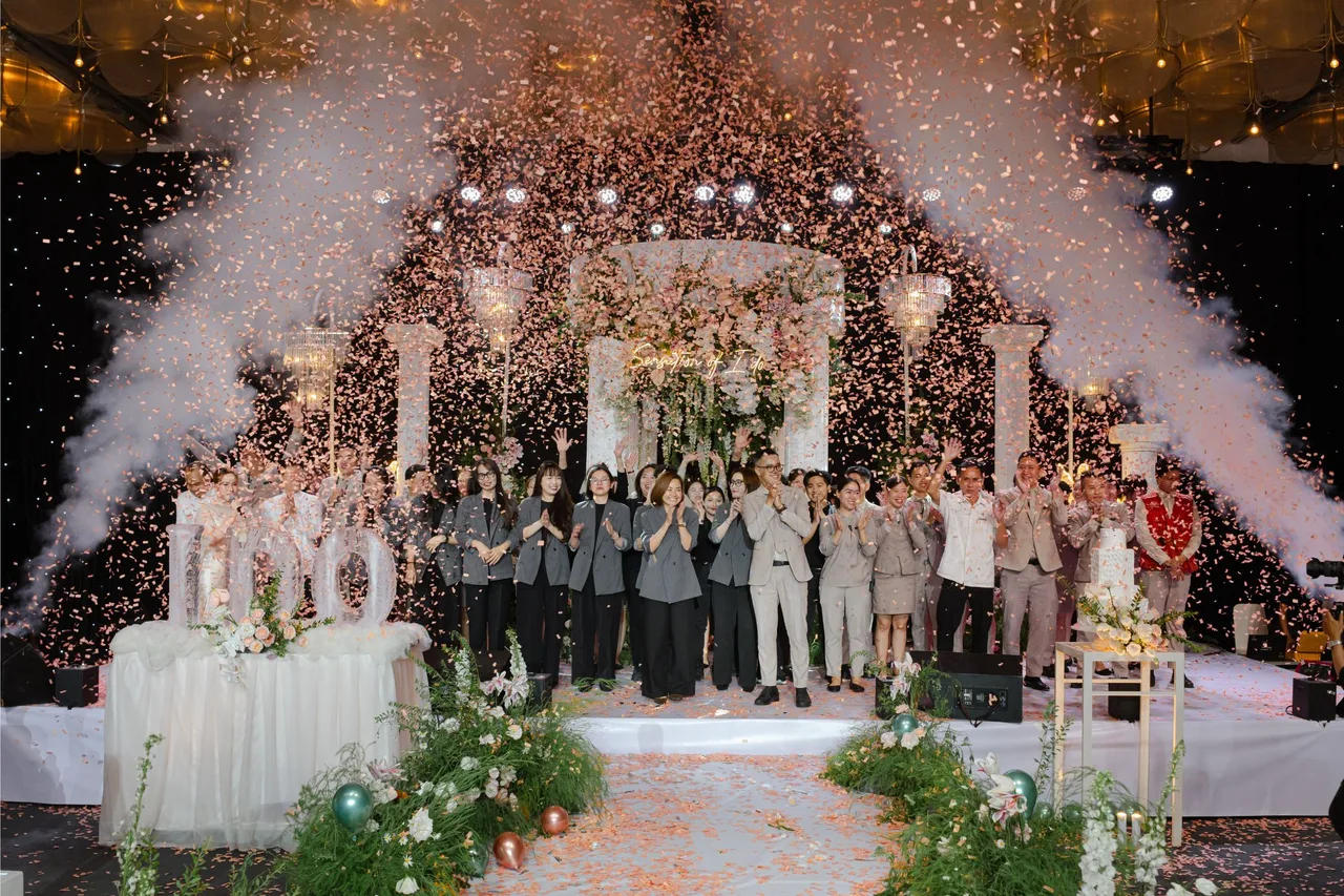 đội ngũ vận hành tiệc cưới