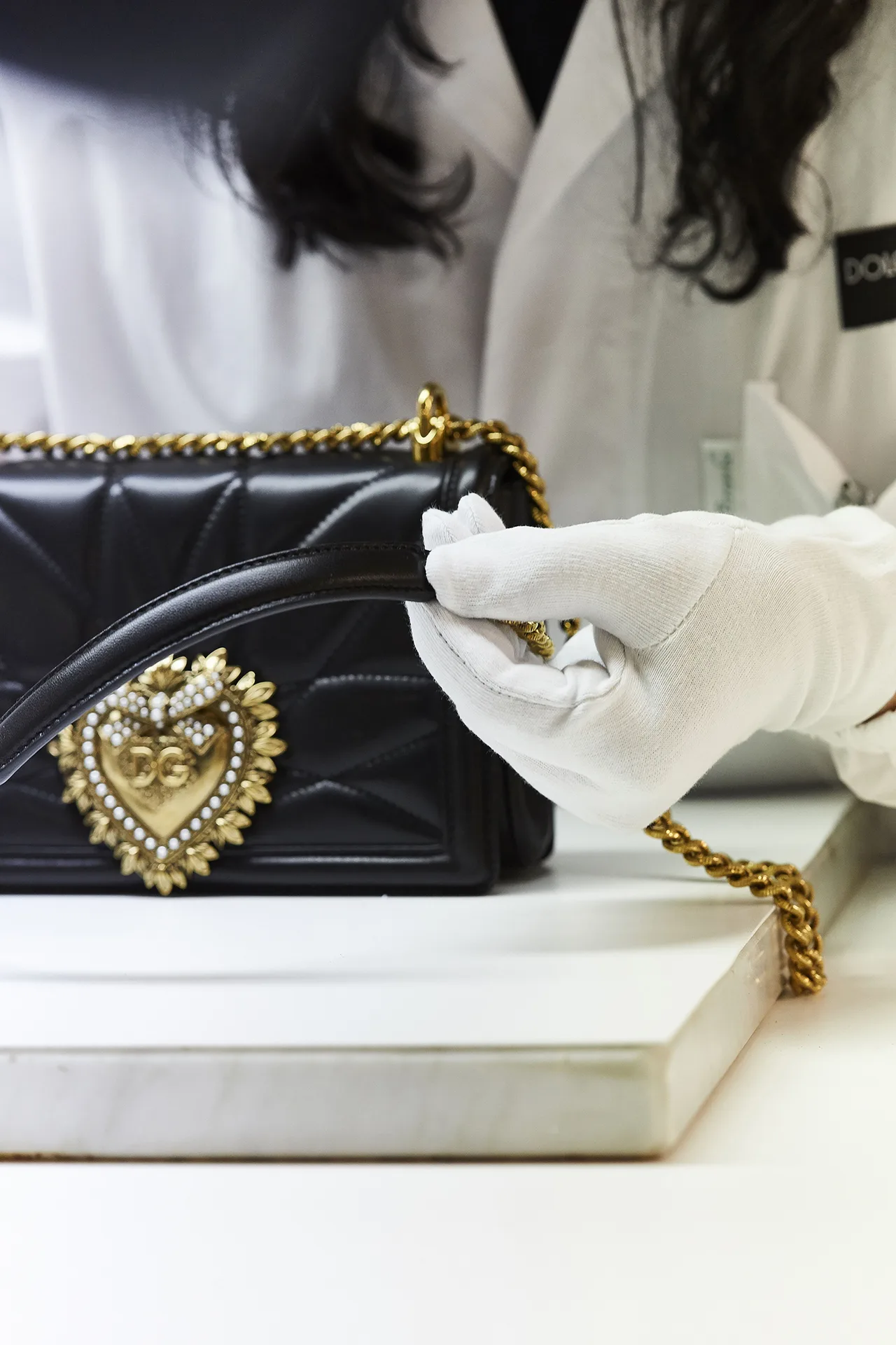 chi tiết về túi Devotion của Dolce & Gabbana