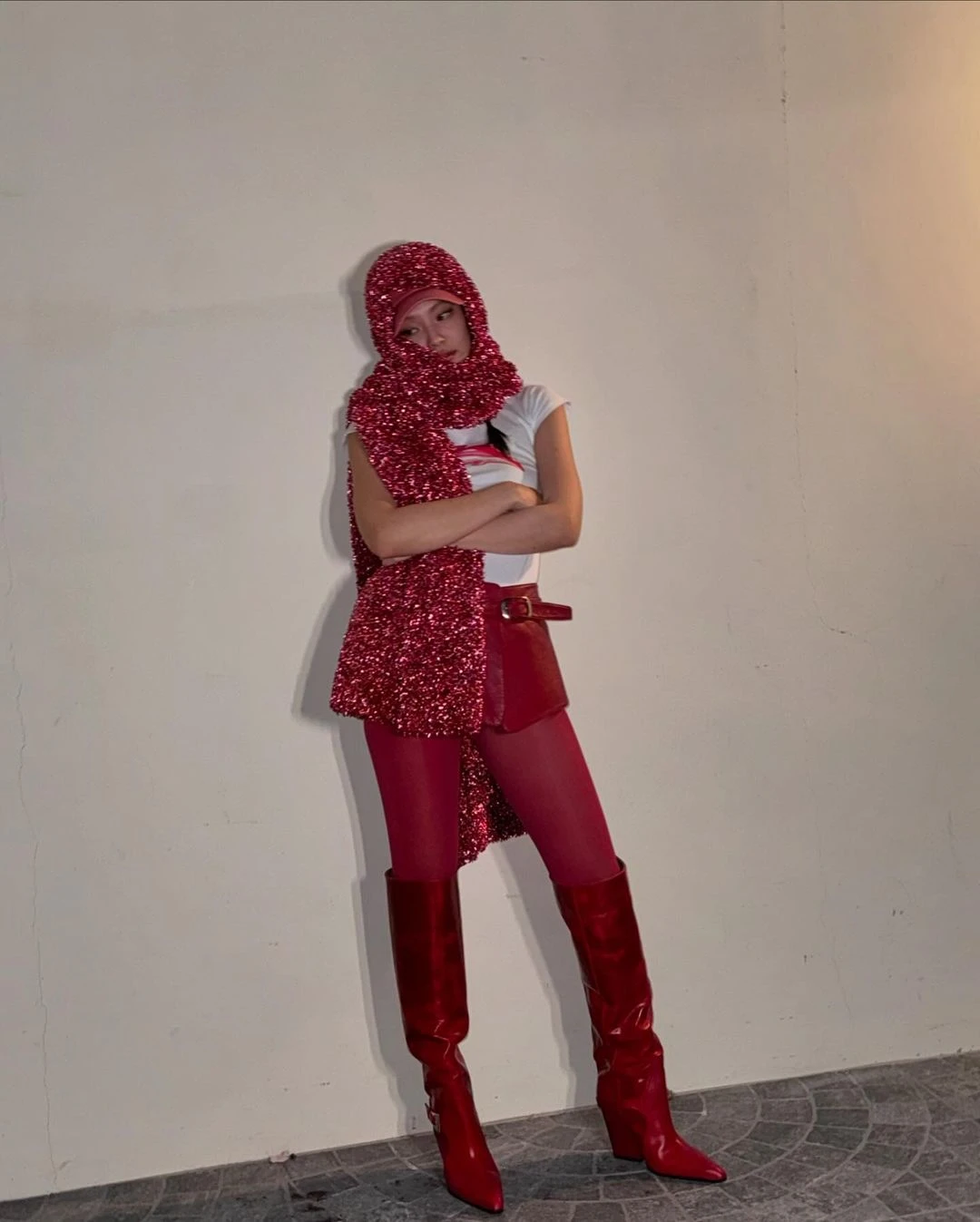 Jennie - red tights