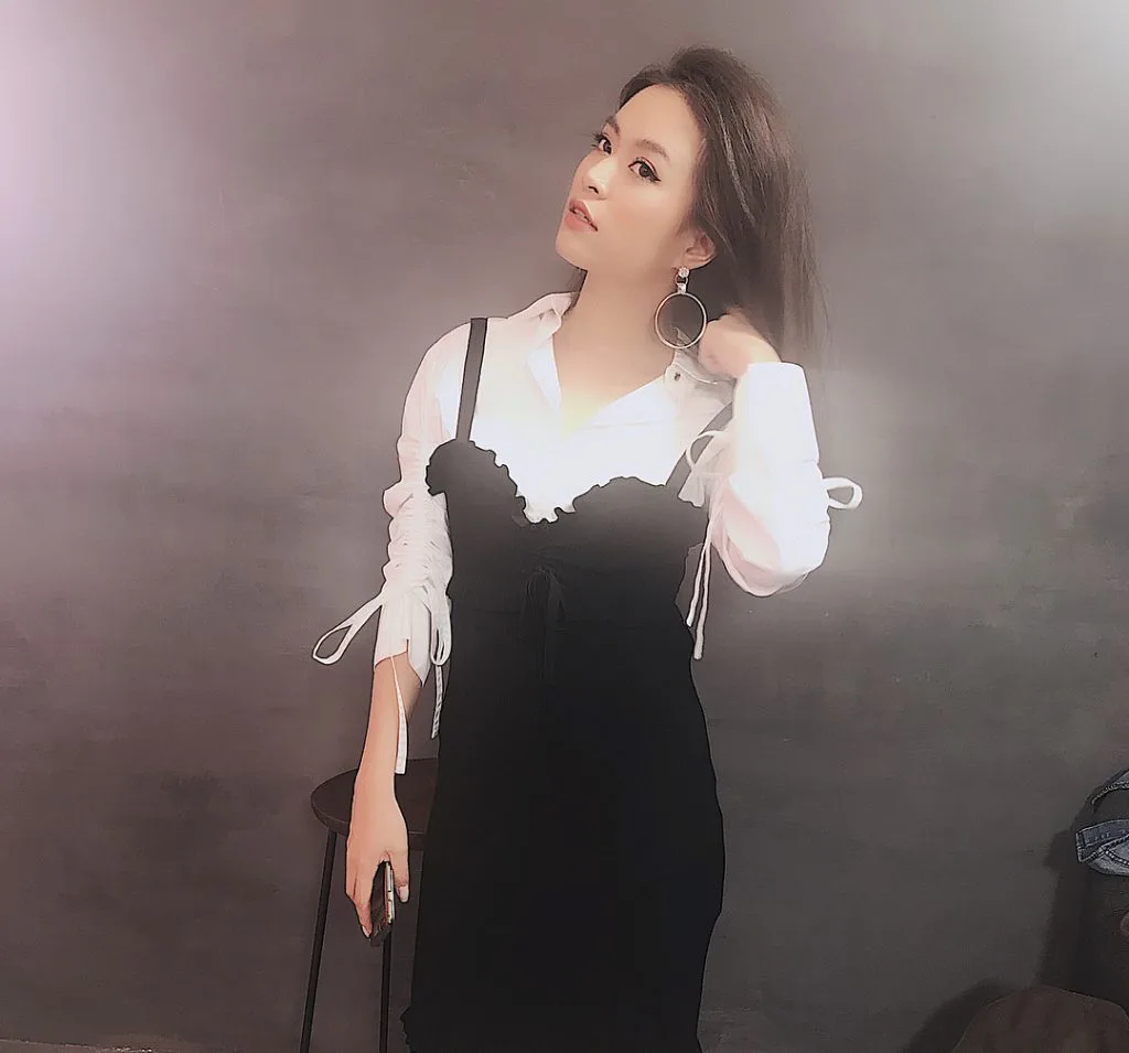 Cặp đôi đen-trắng chính là màu sắc thời trang "độc chiếm" phong cách sao Việt! 11 Cặp đôi đen-trắng chính là màu sắc thời trang "độc chiếm" phong cách sao Việt! 11
