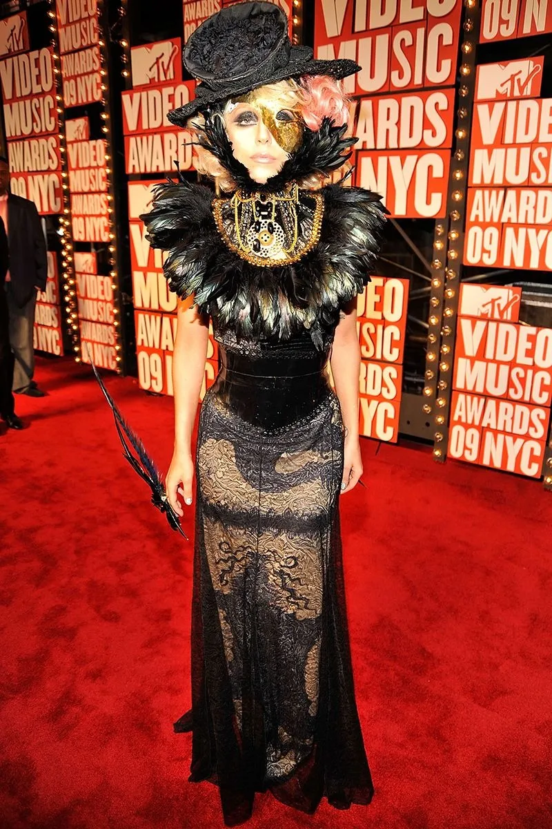 Lady Gaga thảm đỏ đầu tiên