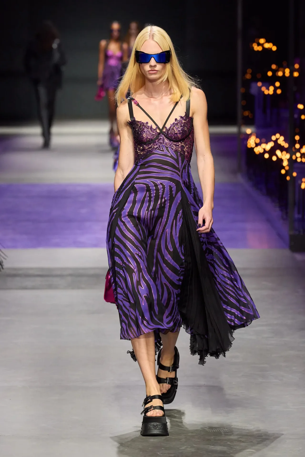 versace xuân hè 2023 look 27