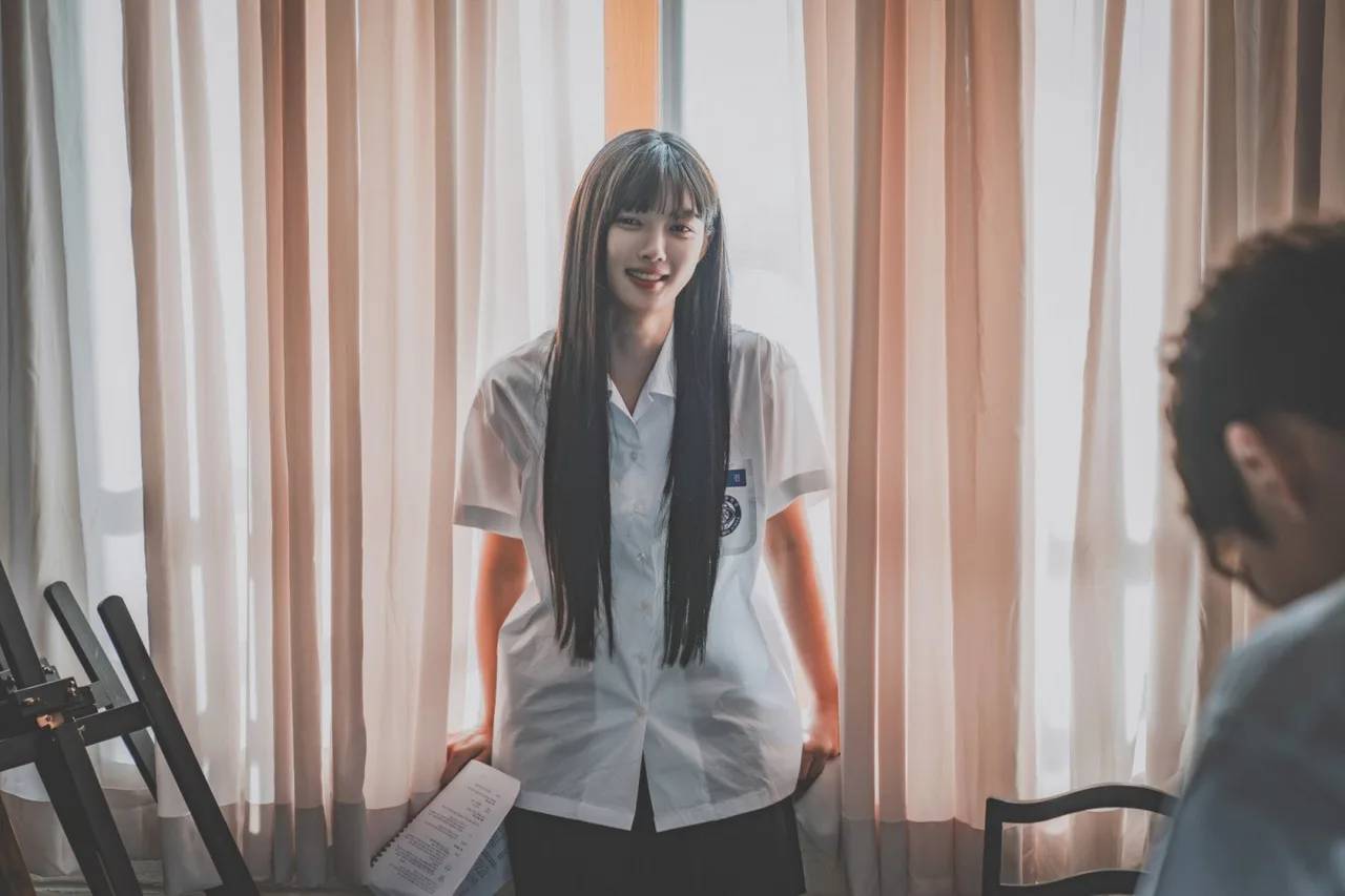 kim yoo jung vai Ah Jin trong dear x phim hàn netflix