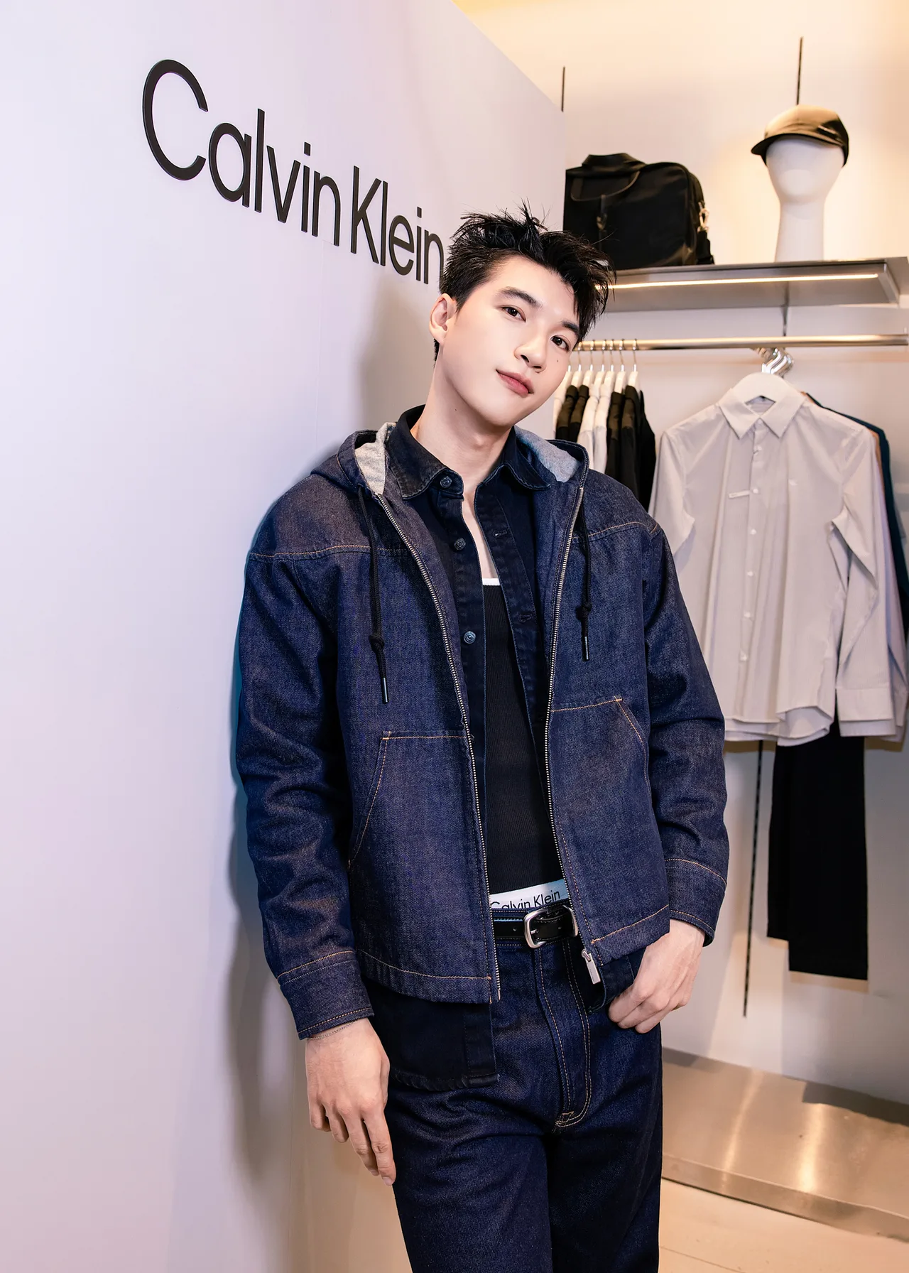 HIEUTHUHAI tại sự kiện ra mắt Bộ Sưu Tập Mùa Lễ Hội Calvin Klein