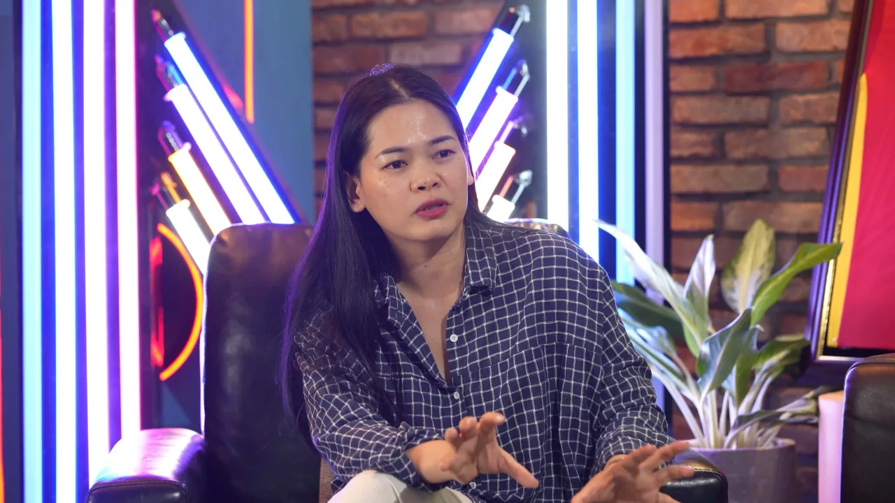 đạo diễn nguyễn thị thắm của phim tài liệu bóng đá nữ việt nam