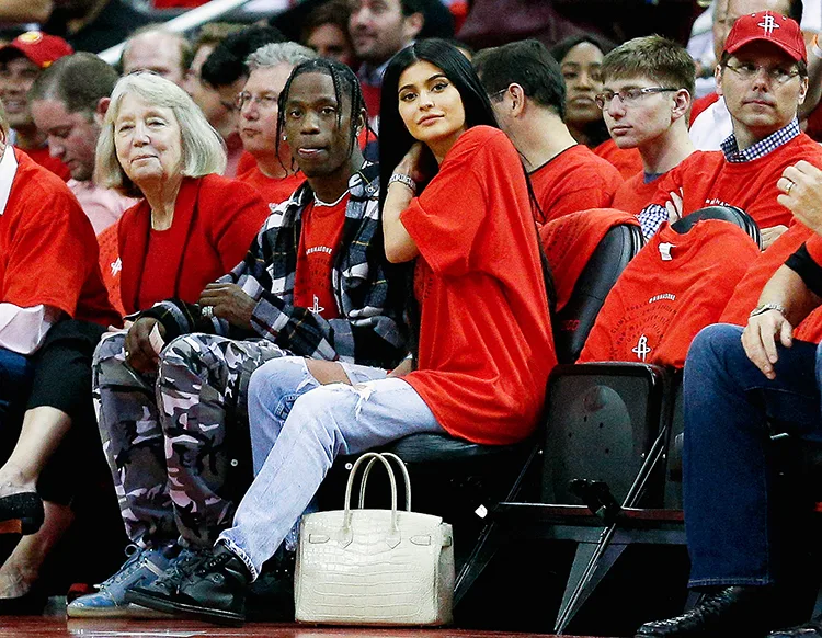 Kylie Jenner và Travis Scott Kylie Jenner và Travis Scott
