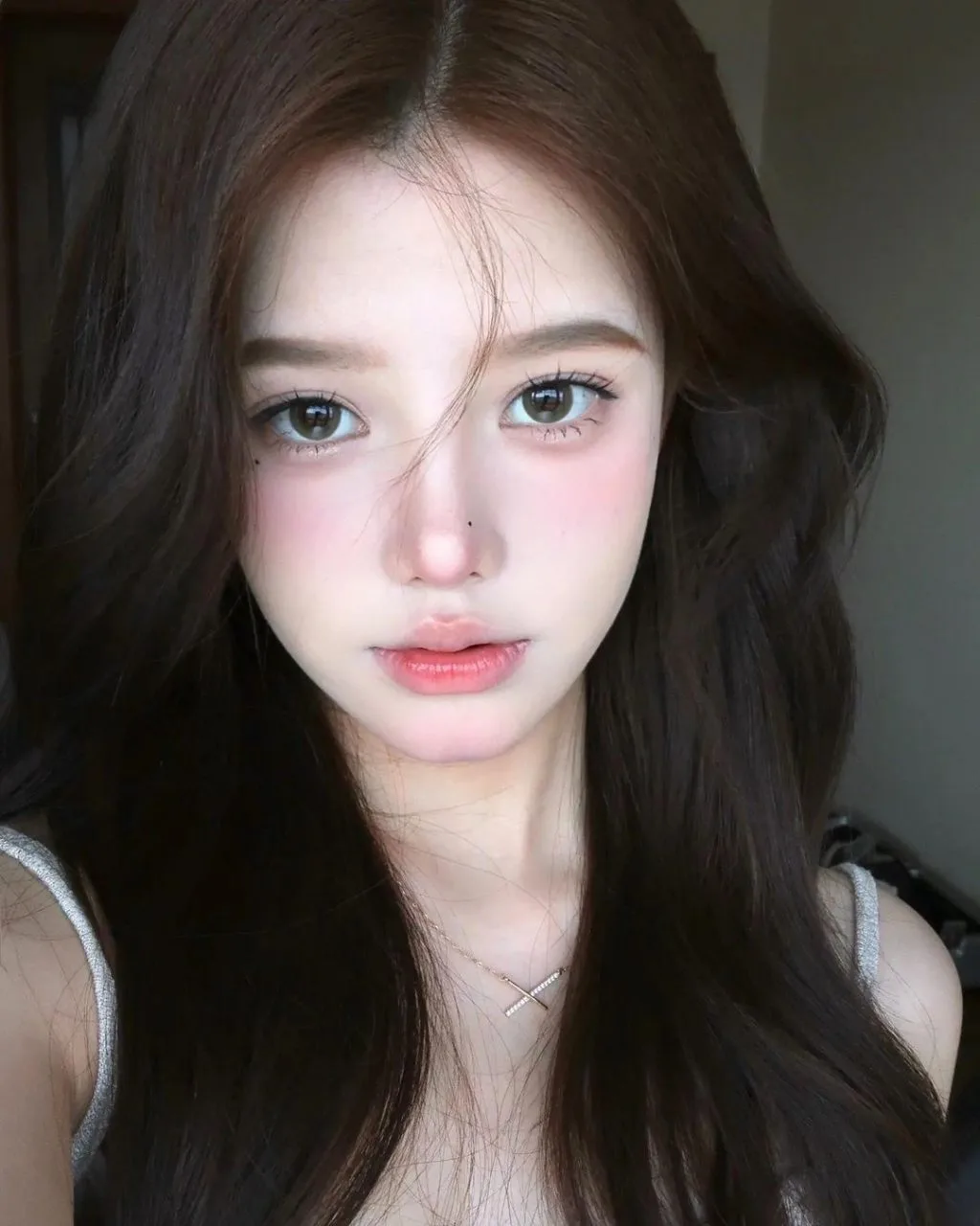 Makeup Douyin thường gắn liền với đôi mắt to tròn. Makeup Douyin thường gắn liền với đôi mắt to tròn.