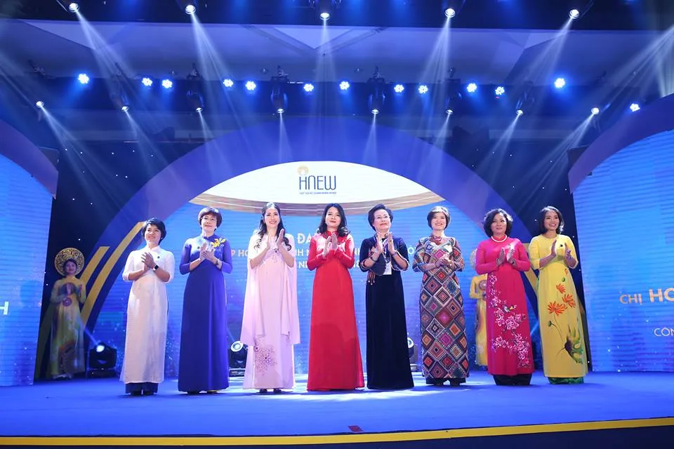 Nữ doanh nhân 2